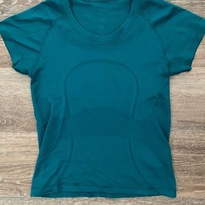 EUC Lululemon swiftly short sleeve size 4 cropped